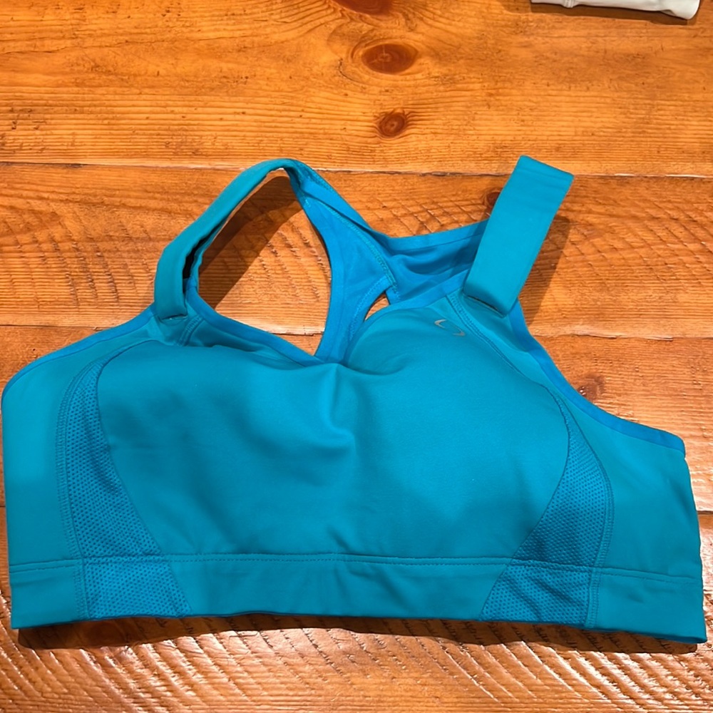Moving Comfort Juno bra 36D